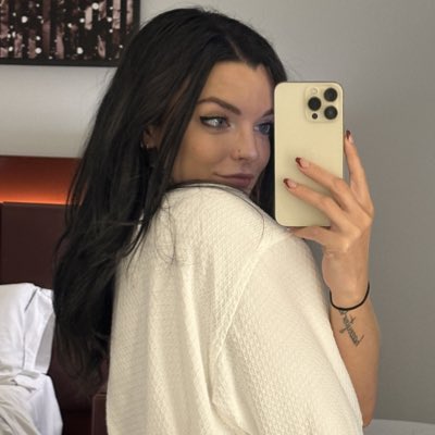 veronicasmythx's tweet photo. #NewProfilePic https://t.co/L9RQfOtX4n