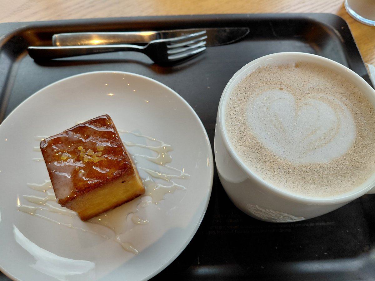 orange0420kb's tweet photo. 並木にあるスタバに行ったら、色々話してくれる可愛いお姉さんが対応してくれて🩷
このレモンキューブケーキ、この間食べたら美味しすぎたからリピートで頼んだら、はちみつ🍯トッピングおすすめですよって言ってくれて...
甘さ増し増しなんだけど、はちみつレモンが美味しすぎて最高✨
ありがとう～！ https://t.co/4WBHw1rv59