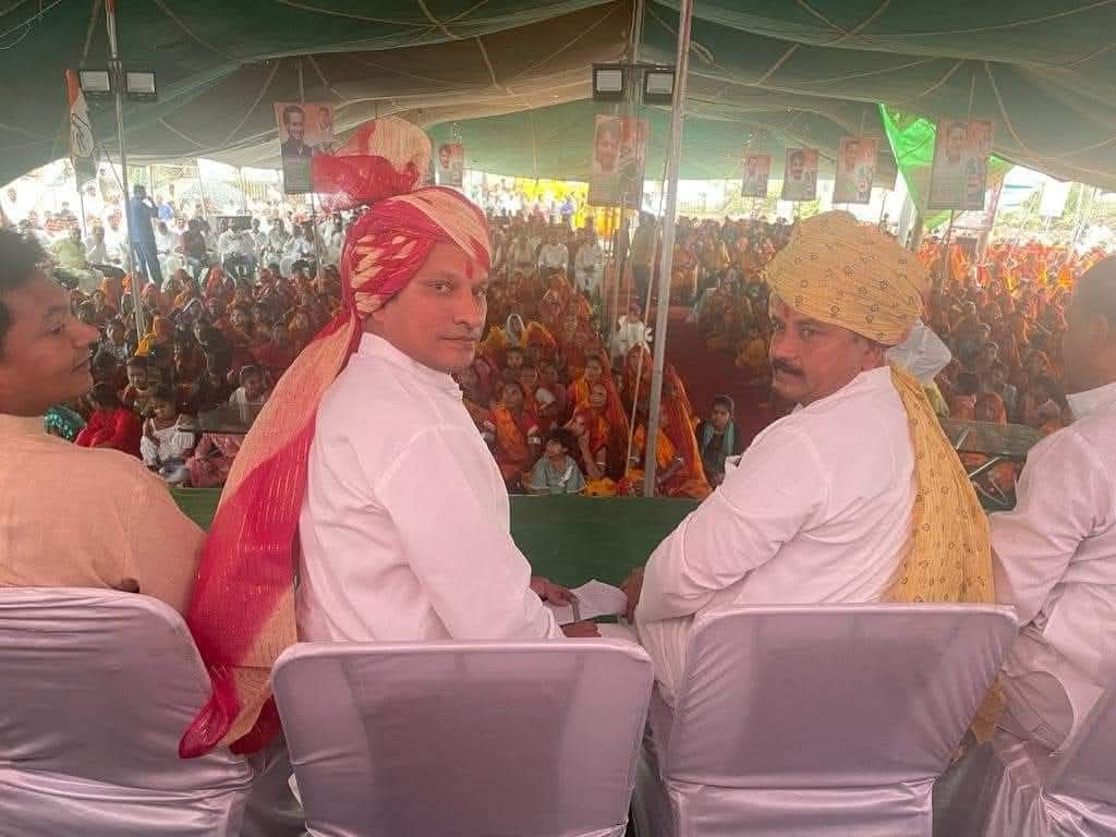 surendrasbaghel's tweet photo. पूर्व मंत्री,राजपुर से विधायक श्री बाला बच्चन जी को जन्मदिन की हार्दिक शुभकामनाएं।

ईश्वर से आपके उत्तम स्वास्थ्य एवं दीर्घायु जीवन की कामना करता हूं।
@BalaBachchan https://t.co/NM0cfC1fxV