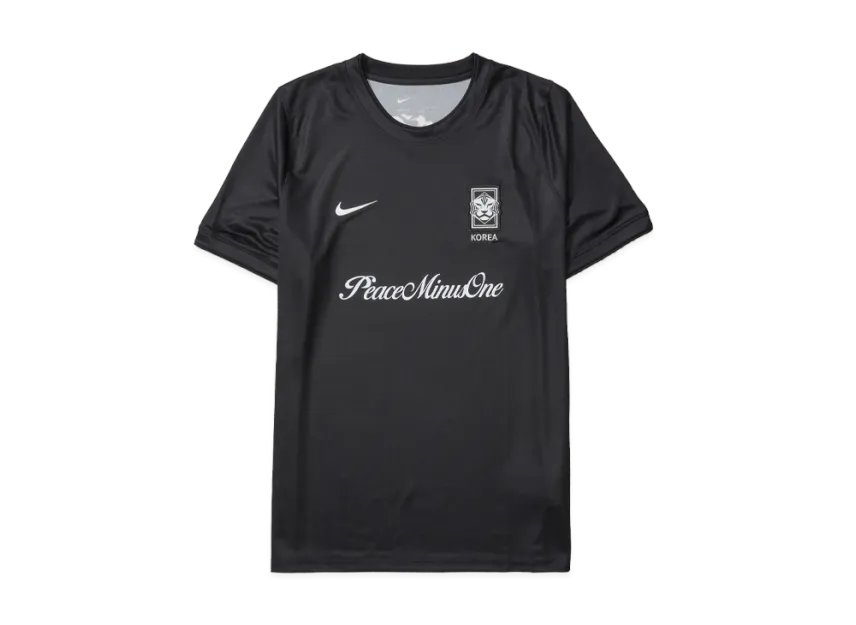snkrdunk_jp's tweet photo. 📈【7/13】ナイキ相場情報📈
✅スニダンで最新相場をチェック✅

👕Nike x PEACEMINUSONE X2 World Cup Academy Pro Short-Sleeve Football Top South Korea "Black" / G-Dragon

💰【新品】出品価格 ¥18,000〜
💴【中古】出品価格 ¥23,333〜
💸【最新】取引価格 ¥25,800

https://t.co/raVpv7TWXg https://t.co/OHxGRmlh8J