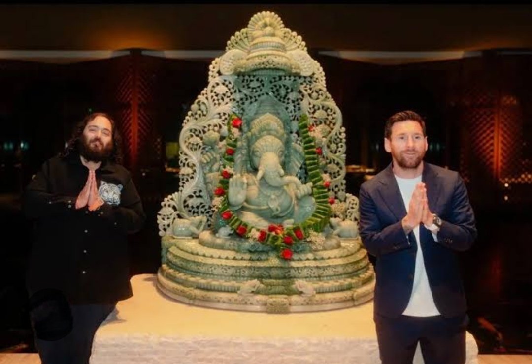 FatuballFC's tweet photo. Bro(Messi)  became a Hindu after visiting India. https://t.co/vPb0yXQg1D