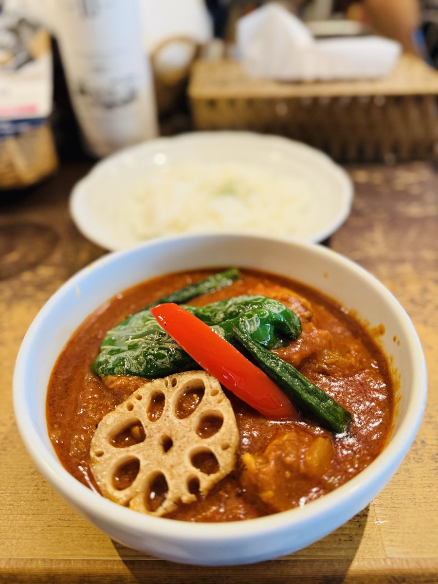 Tossy526's tweet photo. #1625
五〇堂
@札幌市中央区
日替わり“道産豚軟骨としめじのインドカレー”を。ぷるんぷるんの軟骨。店主・五十嵐さんに「豚軟骨って珍しいですね?」と伺うと「自然と同じものになっちゃうので自分からやるようにしてます」か、かっこいい…!仕事とはかくありたいものです。#gomarudo #ヒロろぐ https://t.co/kvyvUwRL5F