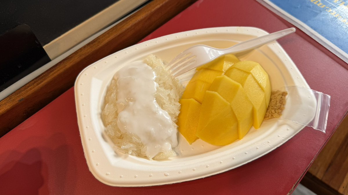 B6r4yN's tweet photo. マンゴー・スティッキー・ライスを食べに、有名店へ

美味しくてペロリ😋

https://t.co/jmZF4Z8Sv7 https://t.co/YFyfOTzx0Z