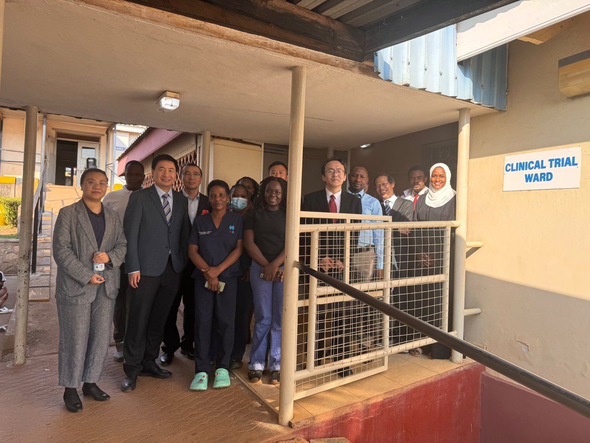 Lung_Institute's tweet photo. We were honoured to host a Chinese delegation at the  @Lung_Institute with the @ICER_Global The delegation commended Uganda's remarkable response to epidemics, particularly the successful containment of Ebola, and expressed keen interest in exploring collaboration on epidemic preparedness, response, and research. @brucekirenga @winterzie @Jackynakabira @ikimuli2020