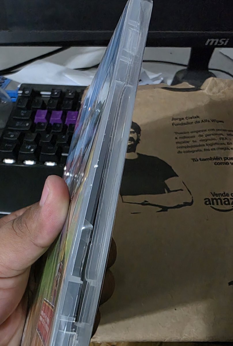 yosean_'s tweet photo. @AmazonHelp 

Ahora resulta que hasta en Amazon ya llegan las cosas abiertas... https://t.co/t8ZCBcm2gY