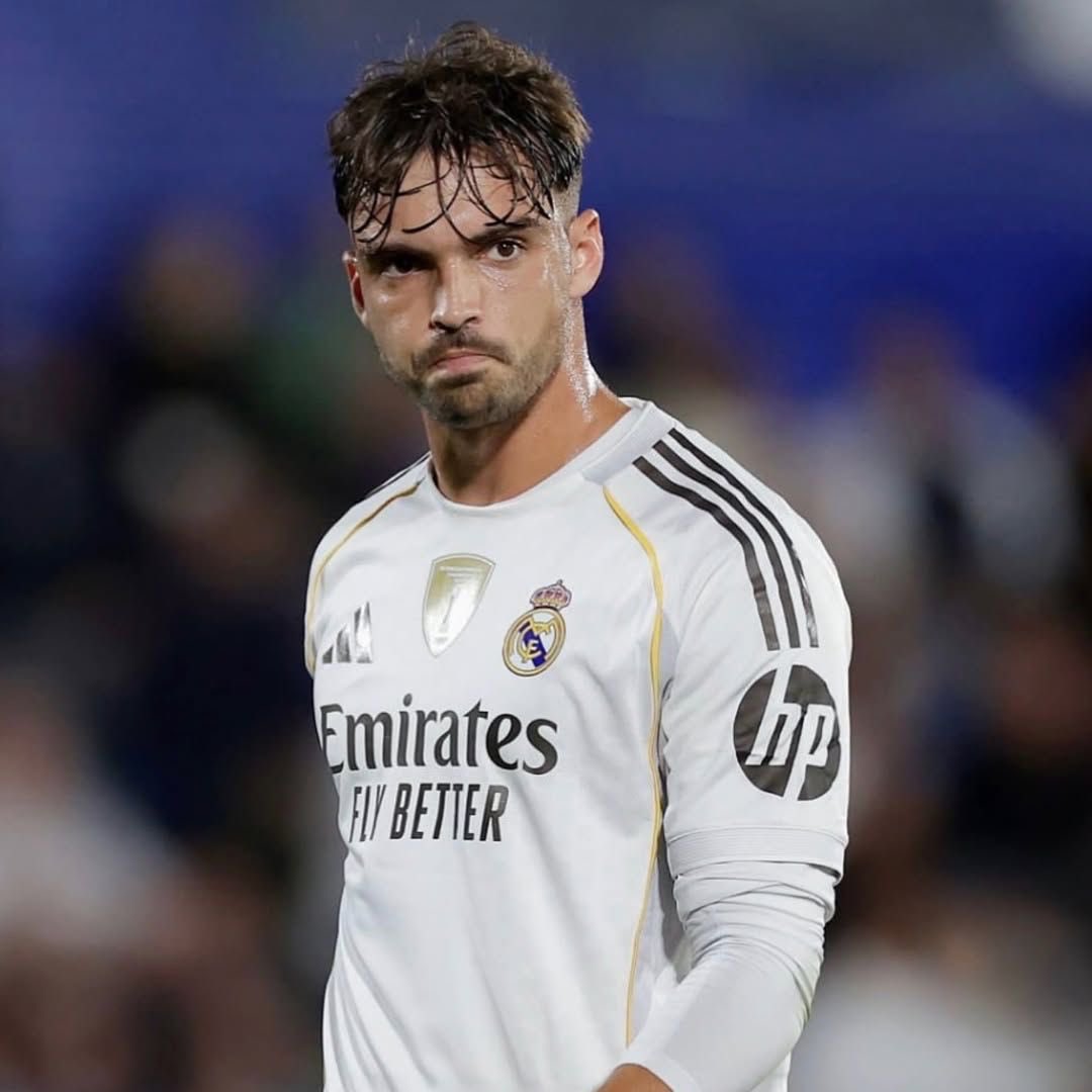 theMadridZone's tweet photo. 🚨 Raúl Asencio is the first player to arrive at Valdebebas today at 7:47 a.m @alvaro_esteban6 https://t.co/taeB7y3JhC