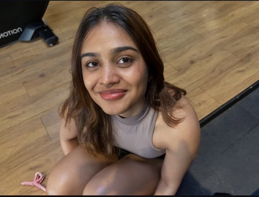 Glamreel's tweet photo. Varsha D’Souza✨🤩
#Varsha #VarshaDsouza https://t.co/cBh9cSWOma