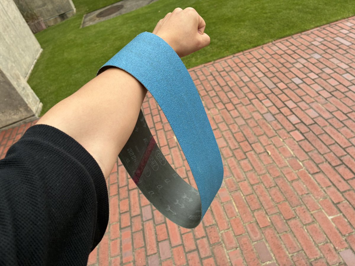 sena_knives's tweet photo. 大学の低トルクベルトサンダーに対応すべく導入された新しいアームバンド！ https://t.co/rkmJCEIuZY