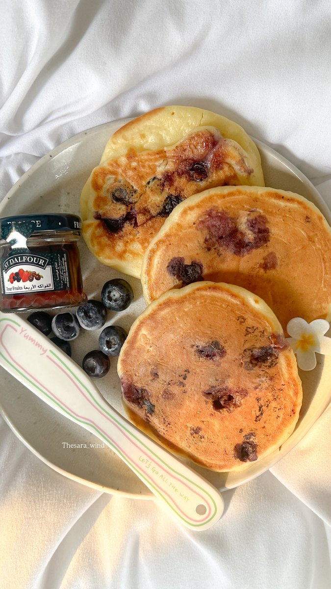 Thesara_Wind's tweet photo. بان كيك بالبلوبيري والليمون لذيذ جدًا🫐🍋🥞 https://t.co/a1luLn0pMr