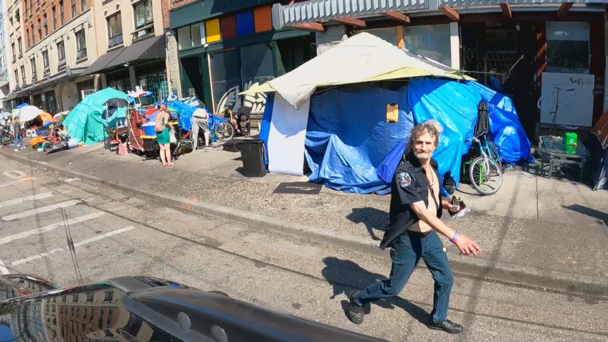 lenester2431's tweet photo. @MelanieBennet_ So what type of Canadian culture you want to see? 

People playing hockey on the street? Or you want to see white homeless and crackhead in public?

Canadian culture is just a mixed between American and British, they don't have a real identity except for being white + hockey https://t.co/RYrnlmLhcC