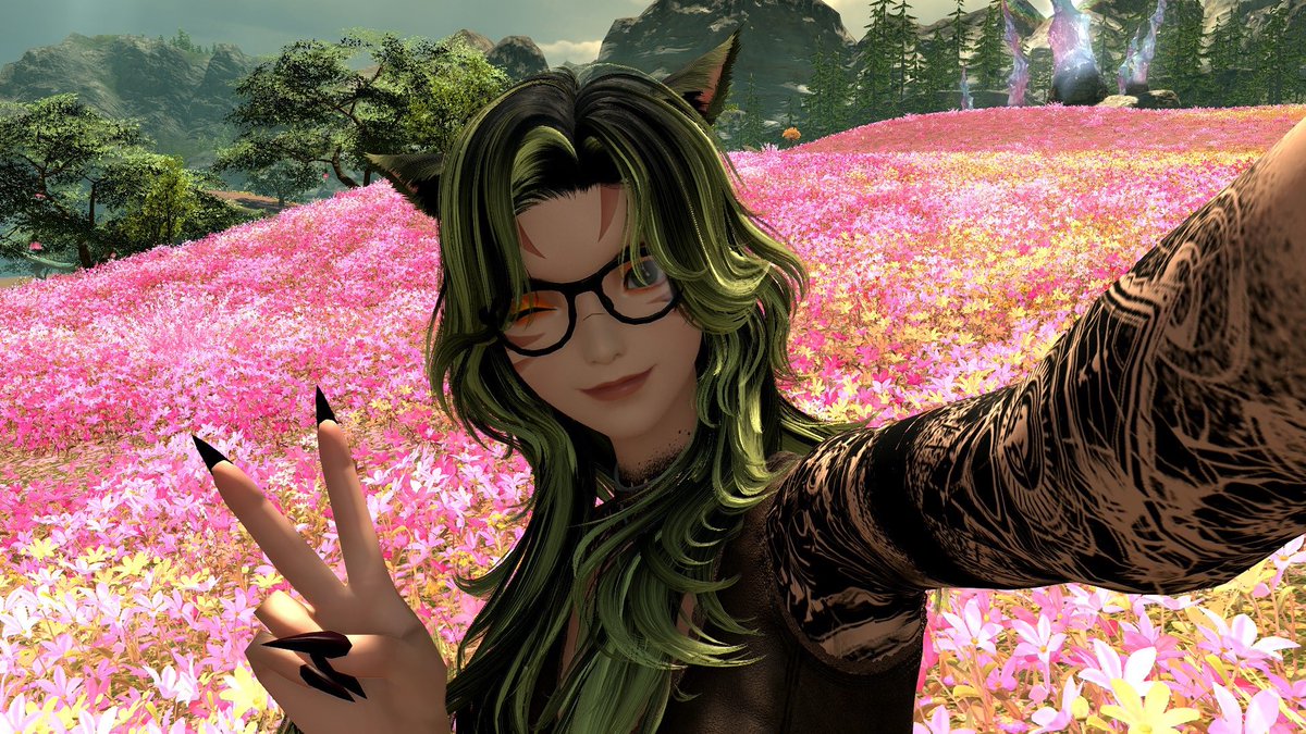 SybSungazerXIV's tweet photo. assume of the little green thing 🥰🤩 https://t.co/zGQPedlLsh