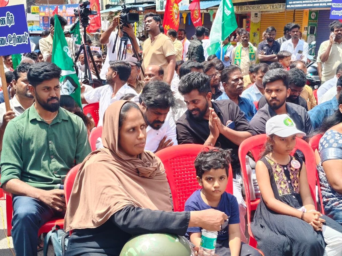 _ITWingNTK's tweet photo. கெளவரப்பள்ளி அணையை காக்க தவறிய தமிழக அரசைக் கண்டித்து நாம் தமிழர் கட்சி ஒருங்கிணைந்த கிருஷ்ணகிரி மாவட்டம் சார்பில் மாபெரும் கண்டன ஆர்ப்பாட்டம் https://t.co/TDWP22lq0O