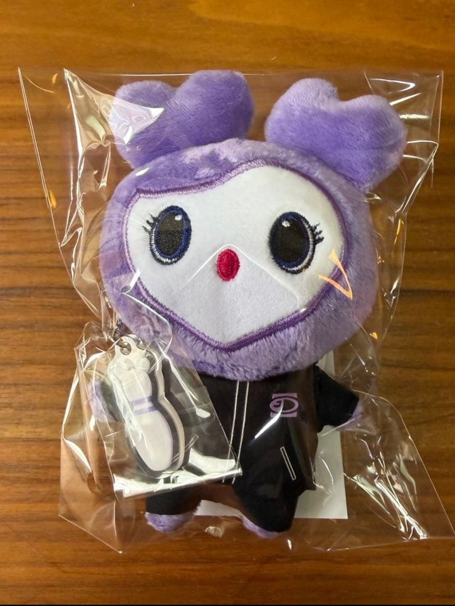 _whimsicalsooya's tweet photo. wts lfb

Twice TIF MUFG Stadium Official MD (All Savely - Sana)
- lovelys bag charm
- mini lovelys pouch holder
- lovelys photocard stand

*images from mercari
*ind prices in alt
* set price for PAYO is 2800
*set price for DOP is 3400 https://t.co/6SHZLEC8pZ