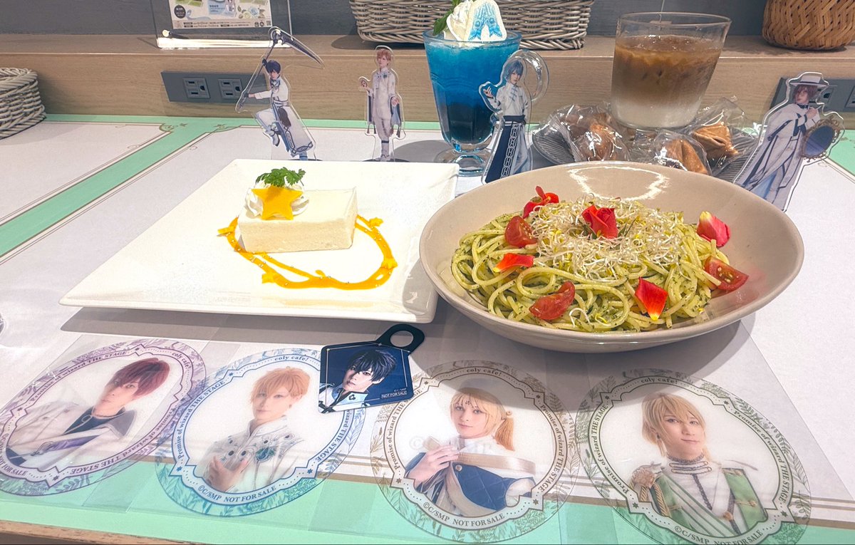 sugar_1012's tweet photo. コリーカフェ後期！
美味しかったー！思い残すことなし！
ヒースクリフとリケを自引きできた！
#まほステ5周年 #colycafe https://t.co/J1uJlLk8oJ