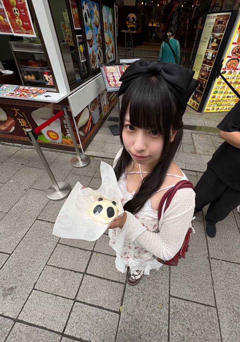 sfy4u's tweet photo. パンダまん🐼 
 #自撮り界隈 #横浜中華街 https://t.co/IXorwPr4DJ