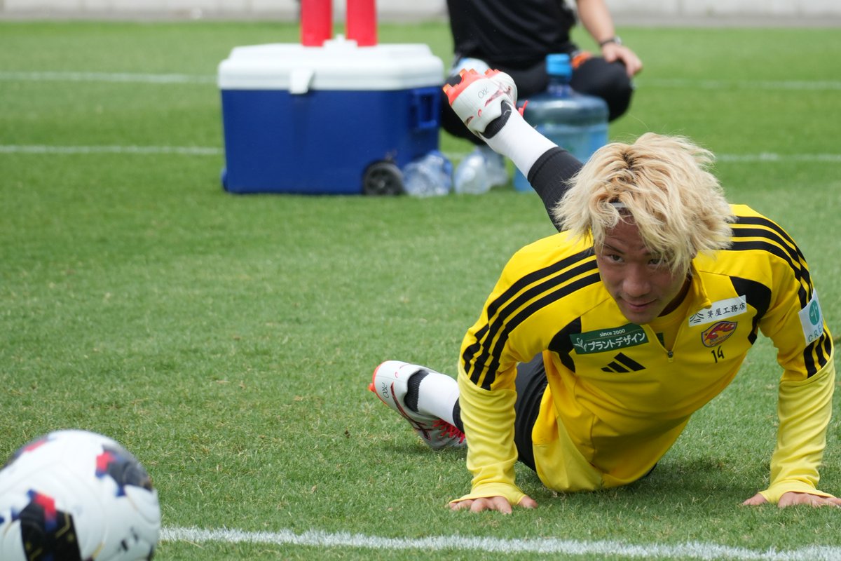 vega_official_'s tweet photo. Today's training photos①📸
大白熱のサッカーバレー⚽🏐
🦅OPENING MATCH
⚔️２��２６／２７明治安田J2リーグ 第1節
🆚藤枝MYFC
🗓8/8 SAT 18:30
🏟️藤枝総合運動公園サッカー場

#VEGALTA #BREAKTHROUGH_未来を切り開け #26_27夏季ベガルタキャンプ https://t.co/t15nYuxmBH