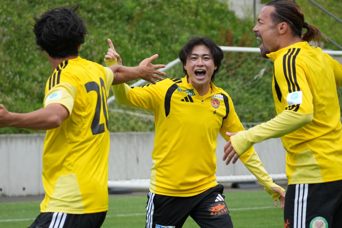 vega_official_'s tweet photo. Today's training photos①📸
大白熱のサッカーバレー⚽🏐
🦅OPENING MATCH
⚔️２��２６／２７明治安田J2リーグ 第1節
🆚藤枝MYFC
🗓8/8 SAT 18:30
🏟️藤枝総合運動公園サッカー場

#VEGALTA #BREAKTHROUGH_未来を切り開け #26_27夏季ベガルタキャンプ https://t.co/t15nYuxmBH