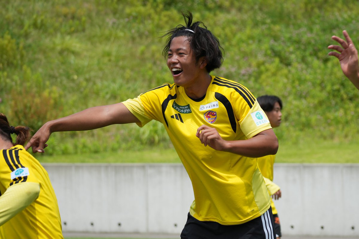 vega_official_'s tweet photo. Today's training photos①📸
大白熱のサッカーバレー⚽🏐
🦅OPENING MATCH
⚔️２��２６／２７明治安田J2リーグ 第1節
🆚藤枝MYFC
🗓8/8 SAT 18:30
🏟️藤枝総合運動公園サッカー場

#VEGALTA #BREAKTHROUGH_未来を切り開け #26_27夏季ベガルタキャンプ https://t.co/t15nYuxmBH