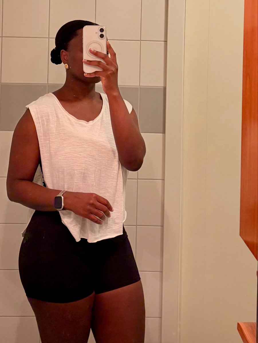 slothteatales's tweet photo. Good morning from me and my torn gym tops collection :D https://t.co/TrElqyePxU
