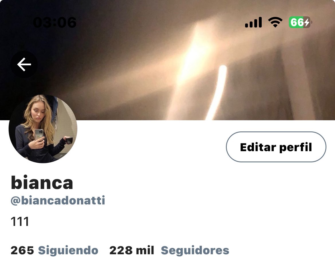 brinaforbrains's tweet photo. bianca donatti

- 23
- la más grande del grupo
- repitió tercer grado de primaria dos veces 
- conoció a las chicas en la joda de su promo https://t.co/zwHyqhuYZw