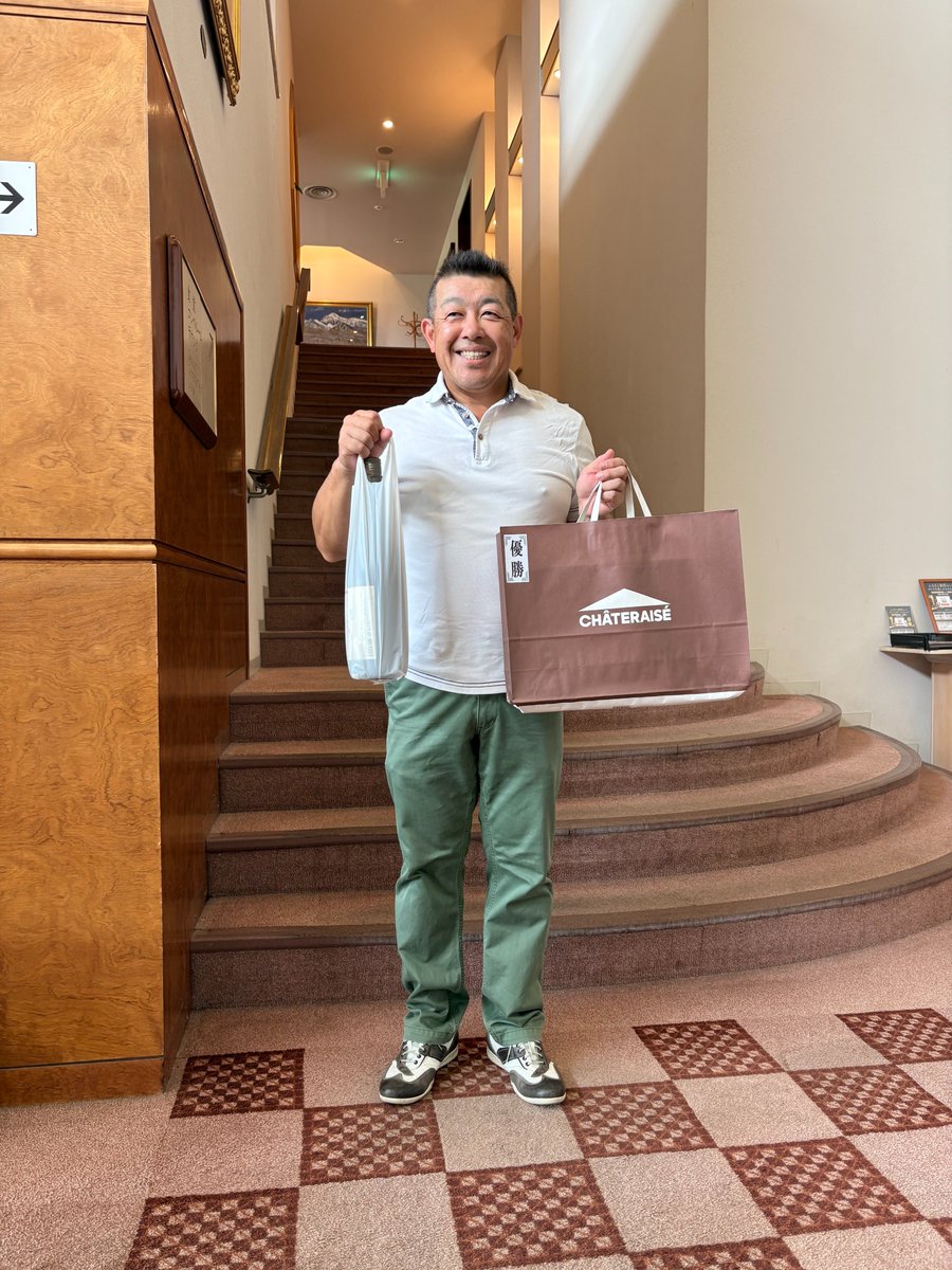 kaihills1's tweet photo. 本日はハーフコンペを開催しました⛳
本日の優勝者は【安藤 淳一 様】です🏆
おめでとうございます⭐

次回は、7月27日(月)です！
皆様のご来場をお待ちしております😊 https://t.co/BchXfMaO4E