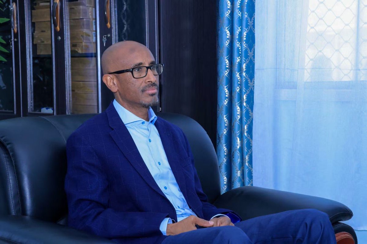 mofnortheast's tweet photo. The Minister of Finance of the Northeastern State, H.E. Abdiqani Hussein H. Hiraad, today welcomed Mr. Uweis Abdullahi, Economic Affairs Advisor at the Office of the Prime Minister of the Federal Government of Somalia, along with Director Mohamed Abdi Hashi, at his office. https://t.co/vCETOLqMKI