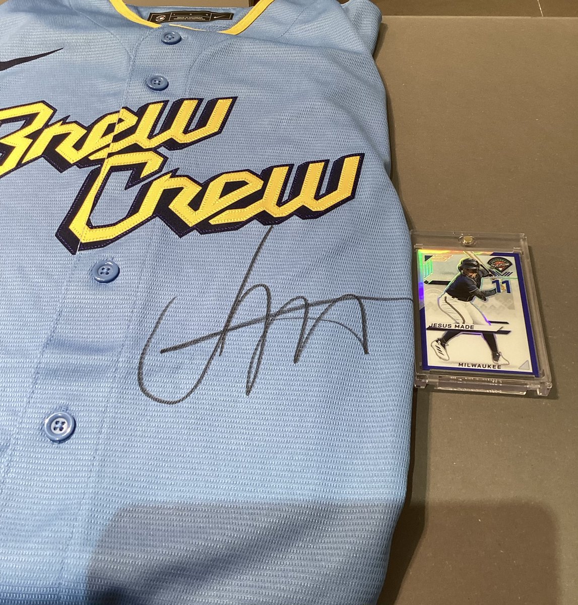 MLB デズモンド・ジェニングス　直筆サイン　ユニフォーム Jesus Made(ヘスス・マーデ)選手の直筆サイン入りユニフォームを販売中