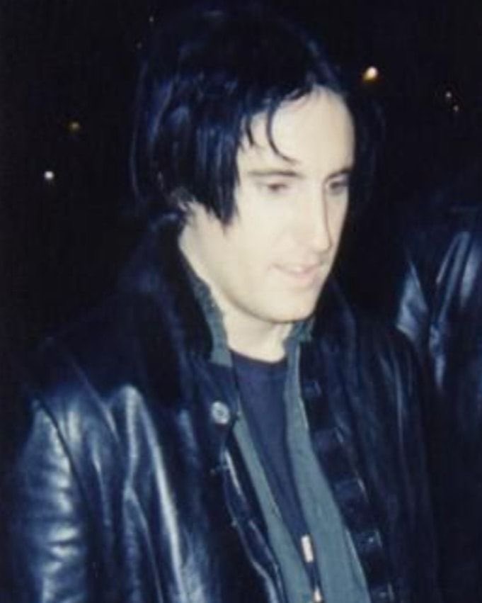 fragility99's tweet photo. i like when his hair does the thing https://t.co/lCzHQcSLVu