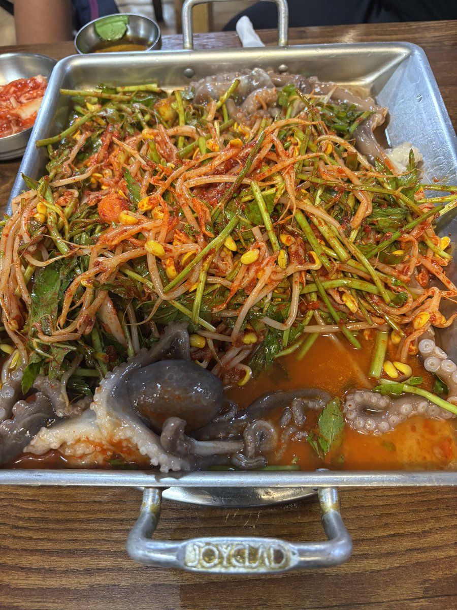 syo121's tweet photo. 韓国最終日

本当あっという間でしたが、リフレッシュもでき、内容濃い話もして充実したかなと。。。

ま、1番戦ったのは言うまでもなく。。。
辛さとでした(^^)

帰ったら怒涛の業務をこなして頑張ります🎶

世界大会に出場したOneの皆んな！
そして本開催に関わりました関係者の皆様！
日本からの出場選手の皆さん、本当にお疲れ様でした！