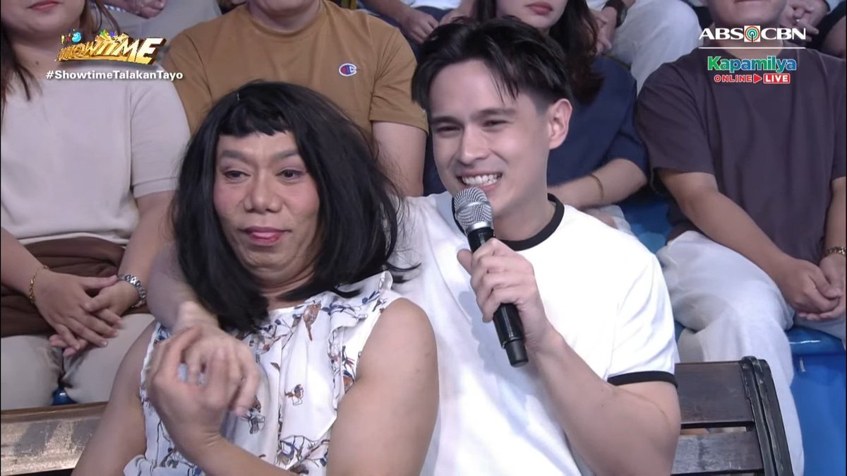 jmcarcoochie's tweet photo. ANG GANDA NAMAN NI LASSY! May Brent na, may Ralph pa!!! HAHAHAHA

#ShowtimeTalakanTayo #LaroLaroPick
#BrentManalo #RalphDeLeon
#ItsShowtime @itsShowtimeNa https://t.co/MSEisiVdy2