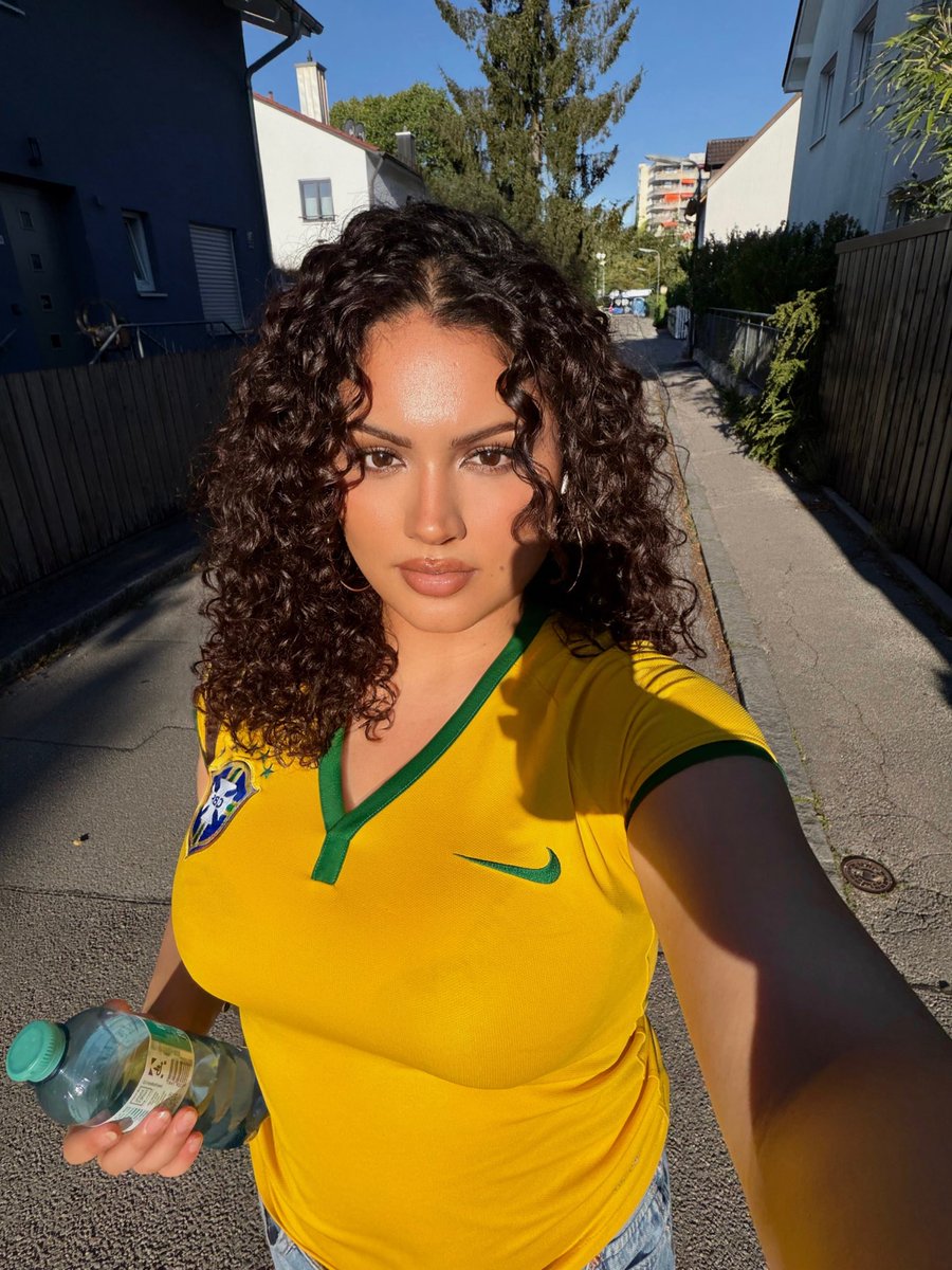kungfuxenny's tweet photo. my support  transferred to whoever’s playing Argentina https://t.co/bkIeOWVRZ3