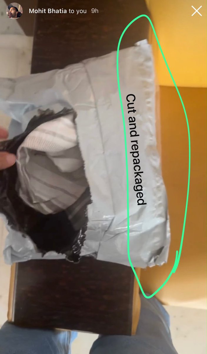 Komalhikardia's tweet photo. @help_delhivery @ShiprocketIndia Serious shipment tampering &amp; product theft. Parcel was torn, repacked, and a different product delivered. AWB: 1091393867245. Sellers can’t contact Delhivery support emails redirect to the app with no way to report this. https://t.co/8ZVDE1rCdm