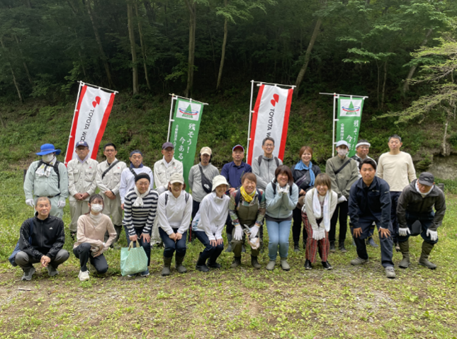 u_biodiversity's tweet photo. 戸祭山緑地で協働の一歩🍃
自然保護に取り組む市民団体と事業者をつなぐ「うつのみや生きものつながり活性化事業」
７月(公財)ｸﾞﾘｰﾝﾄﾗｽﾄうつのみやとﾄﾖﾀｳｯﾄﾞﾕｰﾎｰﾑ(株)が連携し緑地保全活動を行いました✨自然を守る取組の輪を一緒に広げてみませんか。
https://t.co/S07g08wWqB https://t.co/RE6kJ3vchS