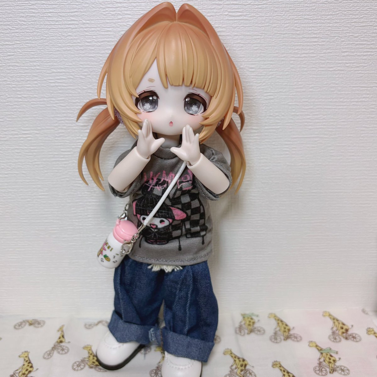 Kro_7dms_H's tweet photo. 運動不足なので
昨日はお散歩しましたっ笑

お散歩だから水筒持って！
ズボンで！
カジュアルもかわいいーーー♡ https://t.co/m0VUYz2iRv