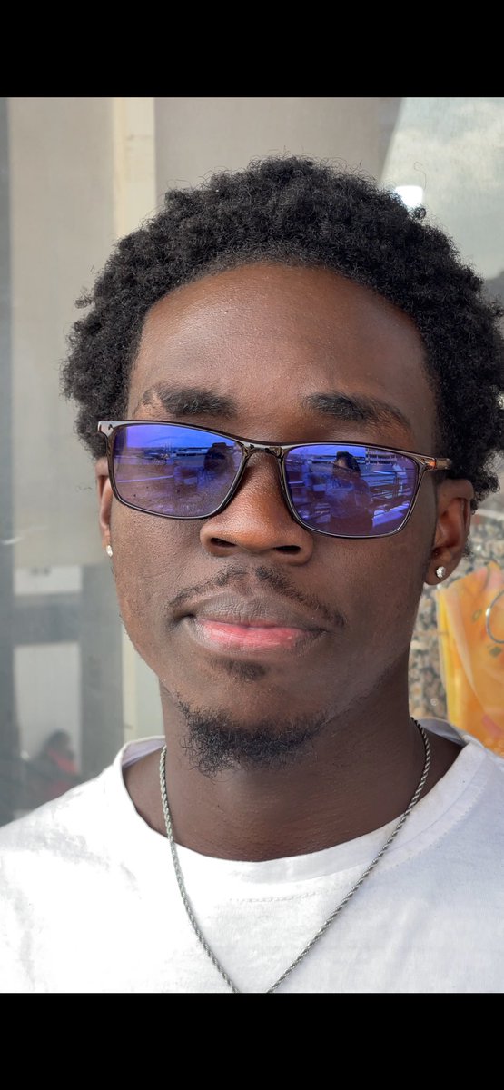 EyedentityUg's tweet photo. Optical frames/ Photochromics/ Blue light blocking glasses 😎
50,000ugx.
📍PIONEER MALL PG 86 https://t.co/5GcHJL96MA