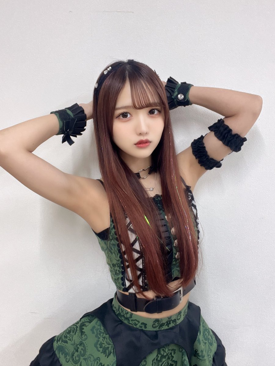 omg__39's tweet photo. 今日で、しおりさんに初めて会ってから1年になりました！！🥰💚

これからもしおりさんの応援をさせてもらうからね！！🥰🫶💗💚

美しくて可愛くて、セクシーで魅力的な腋窩に奇跡の肉体美をもつしおりさんが大好きだよっ！！😍🫶💗💚 https://t.co/cmeDLEmwts