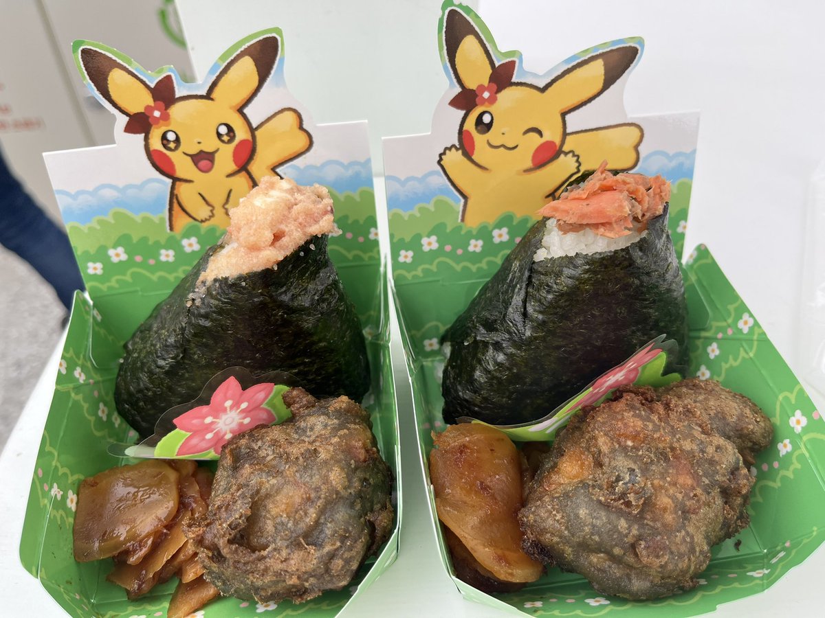 nosatty's tweet photo. ピカさんのショーすばらしかったし、おにぎりの唐揚げサクじゅわでめちゃうま https://t.co/bFeV4jofwu