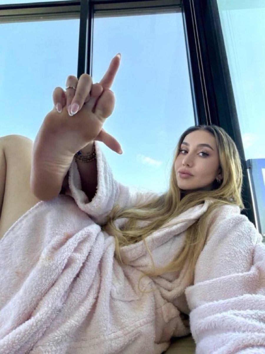 Perfecttra79473's tweet photo. ummm…. they’re literally just feet loser….like i really don’t get why ur so excited😵‍💫

u-u wanna sniff them?… thats not normal loser get help🫠

ughhh let’s remove you from society while we work on a cure 🐷

~Catfish findom manscam wankchat scamdom paypig cashcow whalesub~ https://t.co/teP6e578uJ