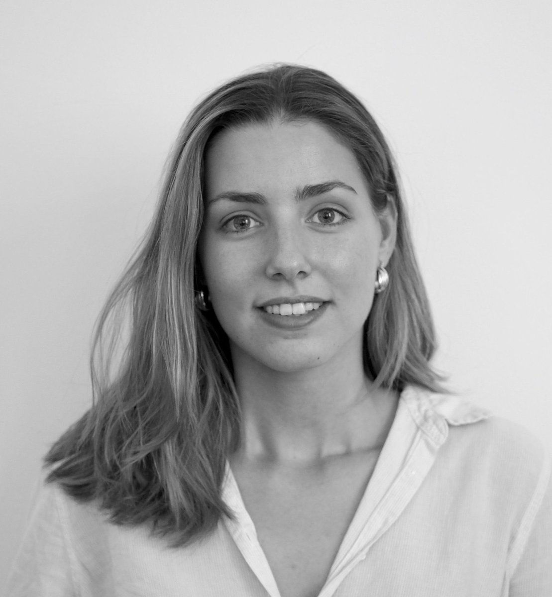 StandardIssueUK's tweet photo. In today’s podcast, @inspireajen talks to Beatriz Garcia-Velasco, co-curator of Tate Modern's new exhibition, Frida: The Making of an Icon, Frida Kahlo's life and work, and the way in which she's been adopted as a cultural icon. Dig in! https://t.co/L1Vk8LFKbz https://t.co/GUiU5DYysX