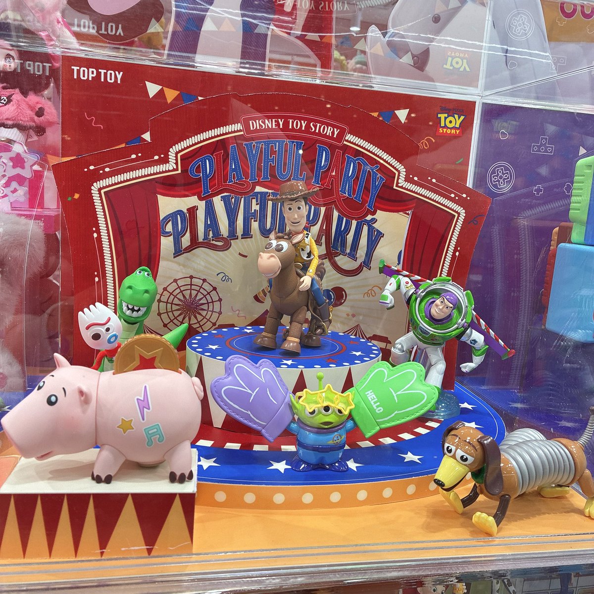 TOPTOY_ikbsc's tweet photo. -`📢⋆ 再入荷

TOY STORY PLAYFUL PARTY

大人気のこちらの商品も少量ですが再入荷しました!♡σ̴̶̷̤ . σ̴̶̷̤

#toptoy #トイストーリー https://t.co/GXGcej3dxS