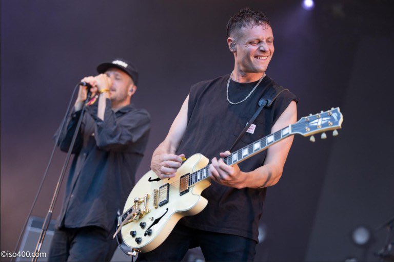 BreakGlassMag's tweet photo. Ever popular indie icons The Maccabees headlined the Eden Sessions in Cornwall on Saturday - Mike Burnell was there to capture their set + a host of special guests:
https://t.co/L51KLNHQRf

📸 @iso400photo 
🎤 @themaccabees 
🎤 @E_E_ 
🎤 @tomasmithmusic 
🎪 @EdenProject https://t.co/MUkO71Kemj