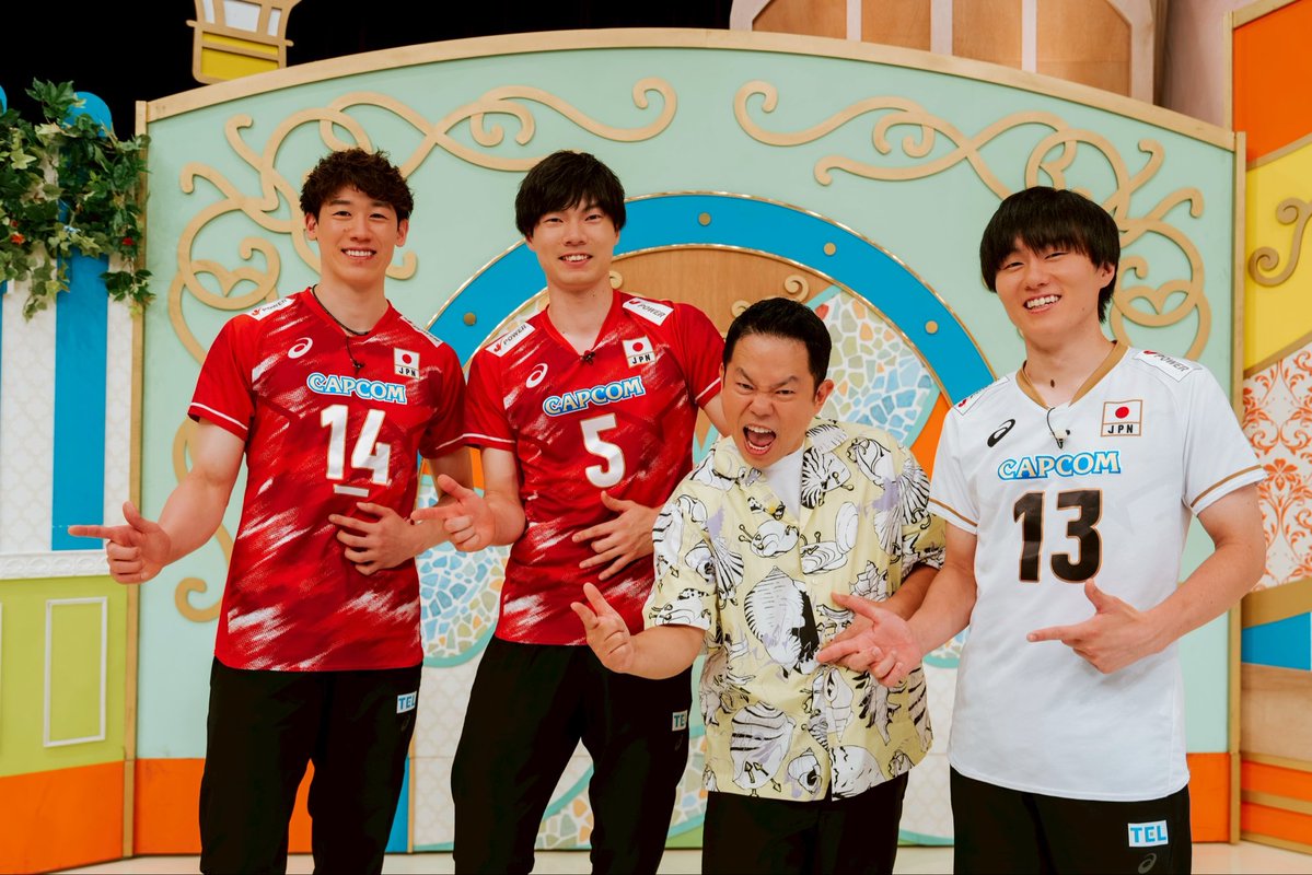 TBSvolleyboo's tweet photo. こんや8時55分📺
🍏❎テレビ×ミセス❎🍏

めちゃくちゃ楽しい収録でした😎
#ネーションズリーグ ８連勝中の男子！15日（水）日本ラウンド始まります✨

そんな中、収録のご協力本当にありがとうございました😭

📌今週のみどころ
🏃‍♂️新企画【フライングドン】ダミーの音に騙されず、正解の音を聞き分けよう👂
🧱【巨大ジェンガ】ジョーカー #ダイアン津田 がミラクルを起こす🃏
🤡【イタズラ涼ちゃん】子どもの発想大爆発🤣🌀

🏐ゲスト🏐
#石川祐希
#小川智大
#大塚達宣

お見逃しなく👀✨
#MrsGREENAPPLE