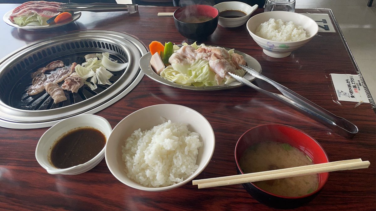 lassie_1983's tweet photo. 今日は模型クラブの後輩と原付ツーリングに行ってきました😁
ランチはいつものジンギスカン🐏
うんめがすた❗️

#ミニバイク
#モンキー
#加美町
#やくらいハイツ https://t.co/GLc58EG1th