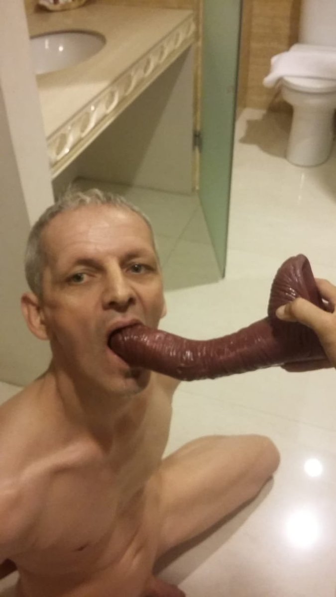 slavee2700's tweet photo. Die Hure ist geil und freut sich immer darauf wenn man ihr den langen 24x5cm Dildo komplett in ihre Maulfotze rammt. What'sapp-Kontakt: +49 1590 6759840 https://t.co/ERAum5lsZ5