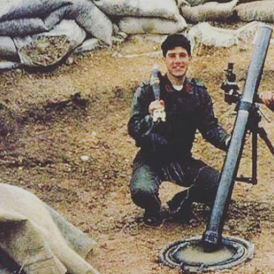 yldrm0z6e's tweet photo. “Bilmiyorlar mı ki ben Türk evladıyım?
Bırakın beni ölmeye gideyim.”

Şehit Ümit Yılbar https://t.co/c5dU8OxNiB