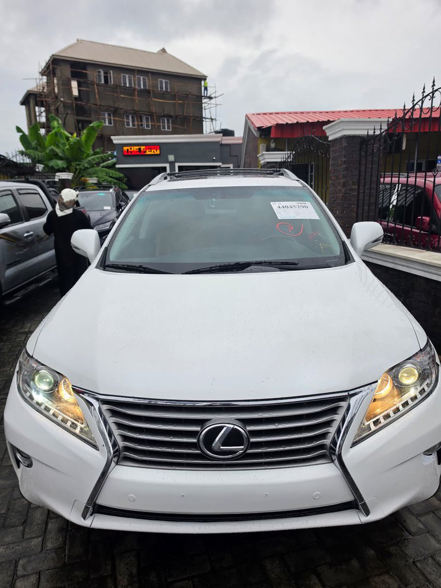RoyalBilmag's tweet photo. AVAILABLE!!!

TOKS 2014 LEXUS RX350 
WHITE ON TAN INTERIOR 
FIRST BODY 
ACCIDENT FREE 
REV CAMERA 
NAVIGATION SYSTEM 
MULTIMEDIA SCREEN.

DM/CONTACT 07013499321 FOR INSPECTION https://t.co/oBd89zvqRd