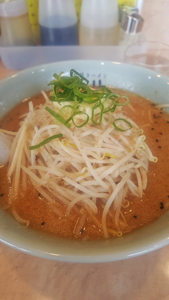 Nshower1123's tweet photo. 今日のお昼は、超久しぶりの札幌ラーメン屋さん。
何時も味噌バターの一択です。
シャキシャキ細モヤシ最高👍️
😋😋😋😋😋😋😋😋😋😋 https://t.co/z9O3mp7eCO
