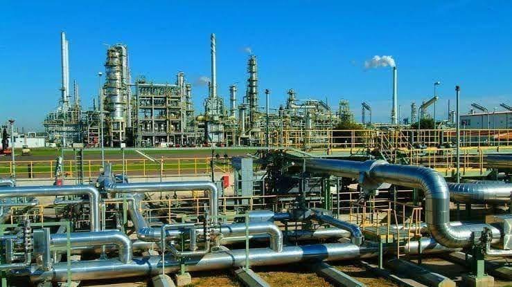 36StatesNG's tweet photo. Akwa Ibom:  facts about the Land of Promise that many Nigerians don’t know 🧵

 Akwa Ibom isn’t just known for cleanliness and beautiful roads. It’s one of Nigeria’s economic powerhouses and a major player in the country oil and gas industry. https://t.co/TdXfS5TLCu