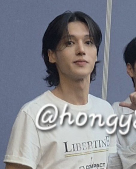 ThatMoongirl_'s tweet photo. I m so crazy for him that I cut my hair like him. 🫠 https://t.co/QbYPWT9LBH