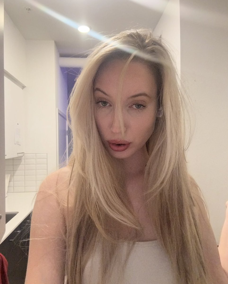 Romanigetsrich's tweet photo. The last thing you see before I take all your money. It’s okay though, you love hot entitled blonde brats. Don’t you? ✨ https://t.co/N3BXaIqtdX